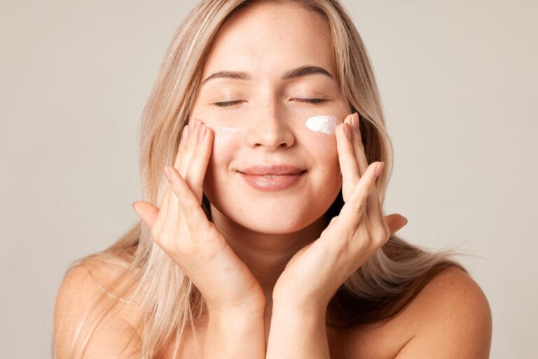 De ce unele creme „nu intră” în piele