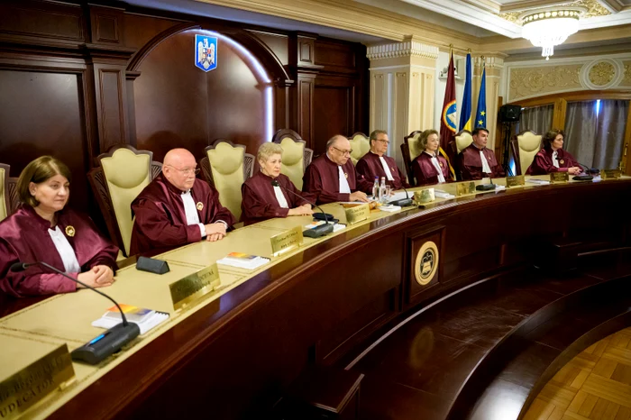 CCR discută astăzi sesizările AUR și ÎCCJ pe legea referitoare la plata pensiilor private  