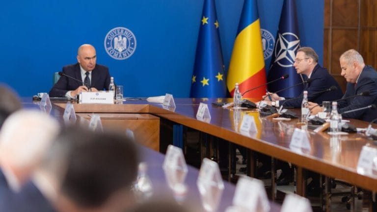 Politicienii au intrat în vacanță, dar nu pentru mult timp. Reformele așteaptă să fie tranșate, la fel și scandalurile din Coaliție  