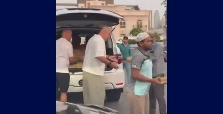Cosmin Olăroiu a făcut încă un gest caritabil lăudat în lumea arabă