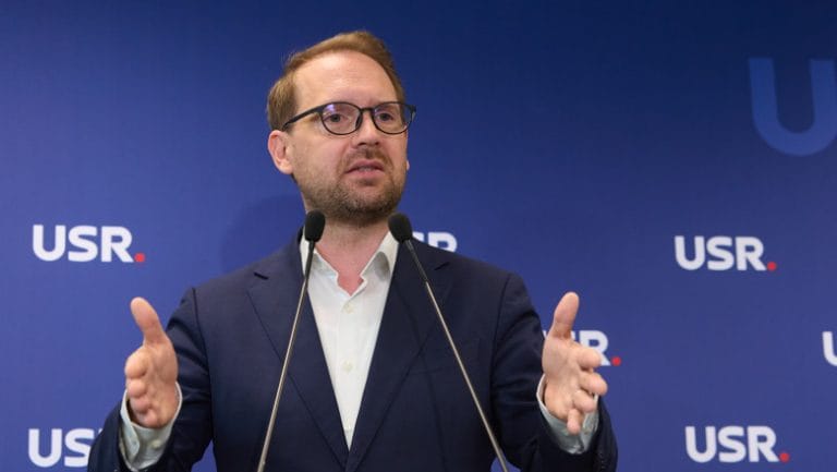 Dominic Fritz, înaintea „referendumului” PSD: „Sperați să vă întoarceți la butoane, ca pe vremea lui Ciucă și Ciolacu”