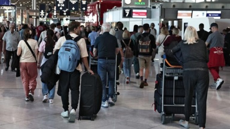 Uniunea Europeană recomandă limitarea călătoriilor: motivul din spatele deciziei