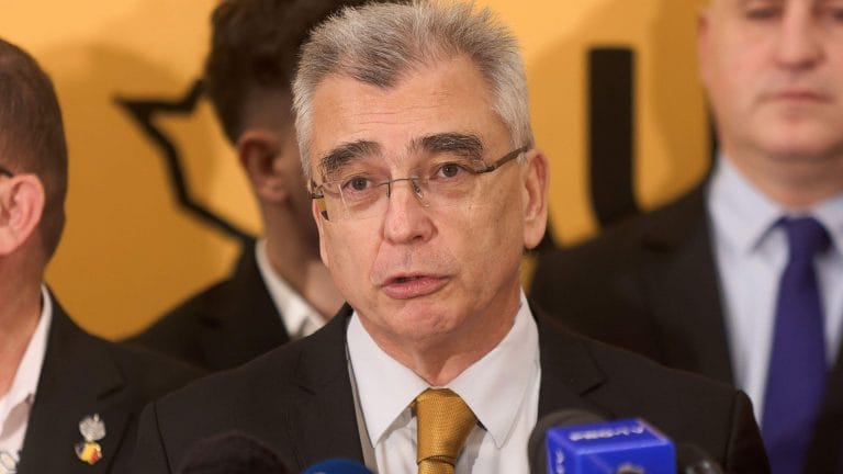 Adrian Veștea caută sprijin la AUR. Cum arată lista noilor miniștri