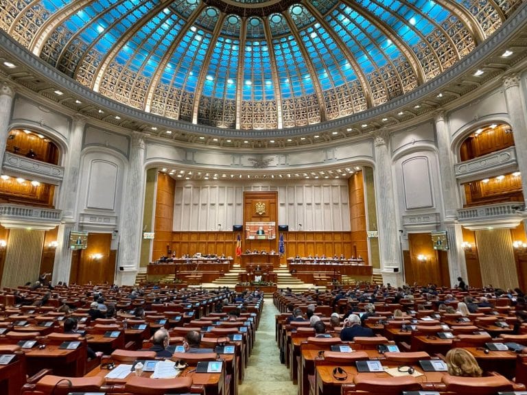 Ce se întâmplă cu declarațiile de avere ale politicienilor? Aleșii au convenit să le facă publice, parțial…