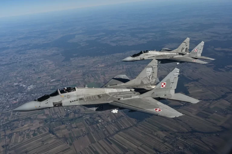 Avion ruseesc de spionaj IL-20, interceptată de două avioane