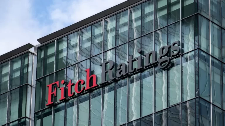Agenția Fitch menține ratingul de țară. România a evitat retrogradarea la categoria junk