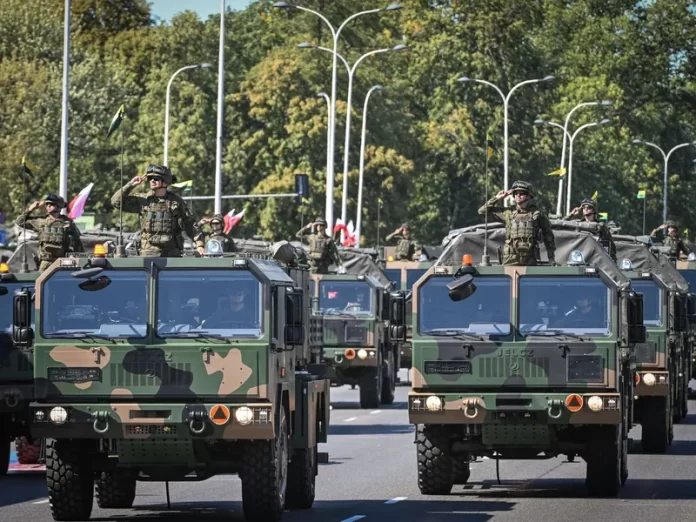 Polonia a început să trimită cetățenilor carduri de mobilizare
