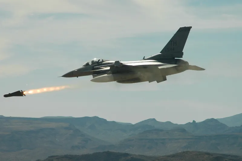 NATO schimbă tactica de apărare aeriană a Europei împotriva dronelor Rusiei. În ce constă noul plan